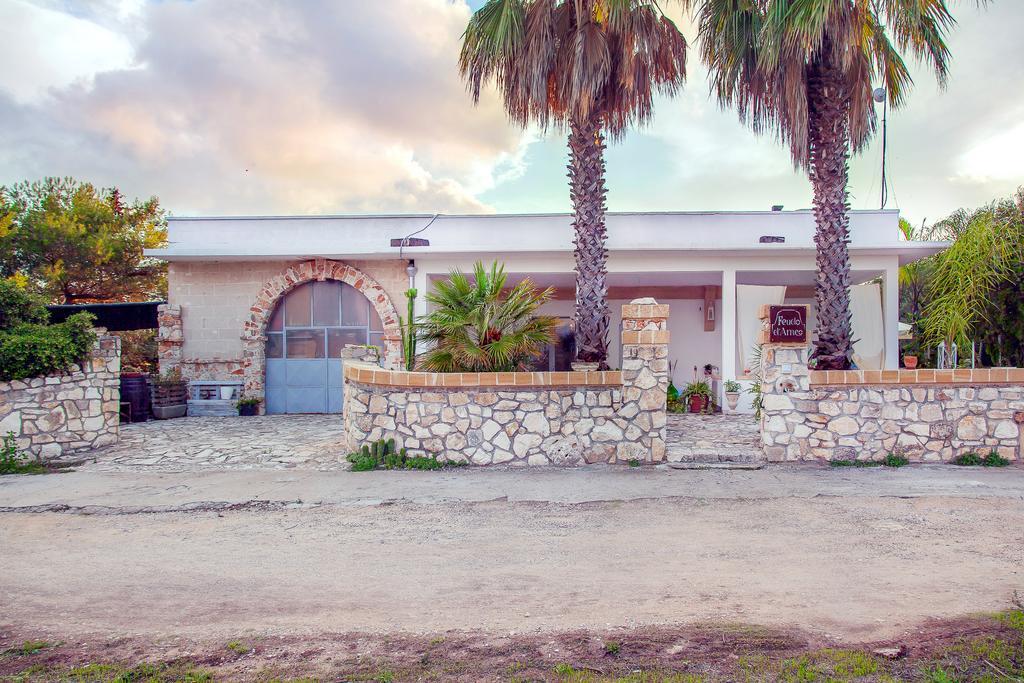 Hotel Feudo D'Arneo à Torre Lapillo Extérieur photo